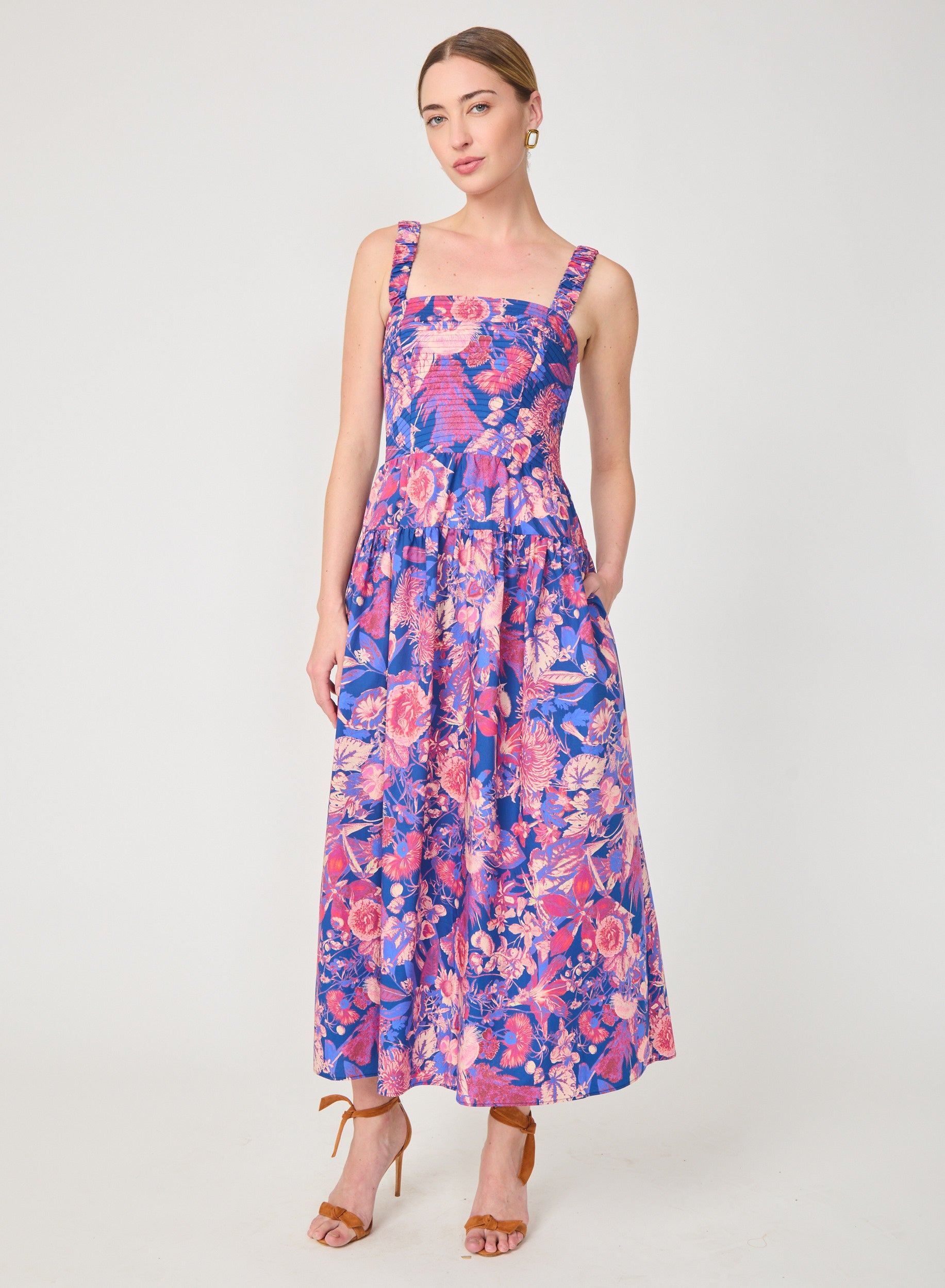 Julien dress in Rose Bushes