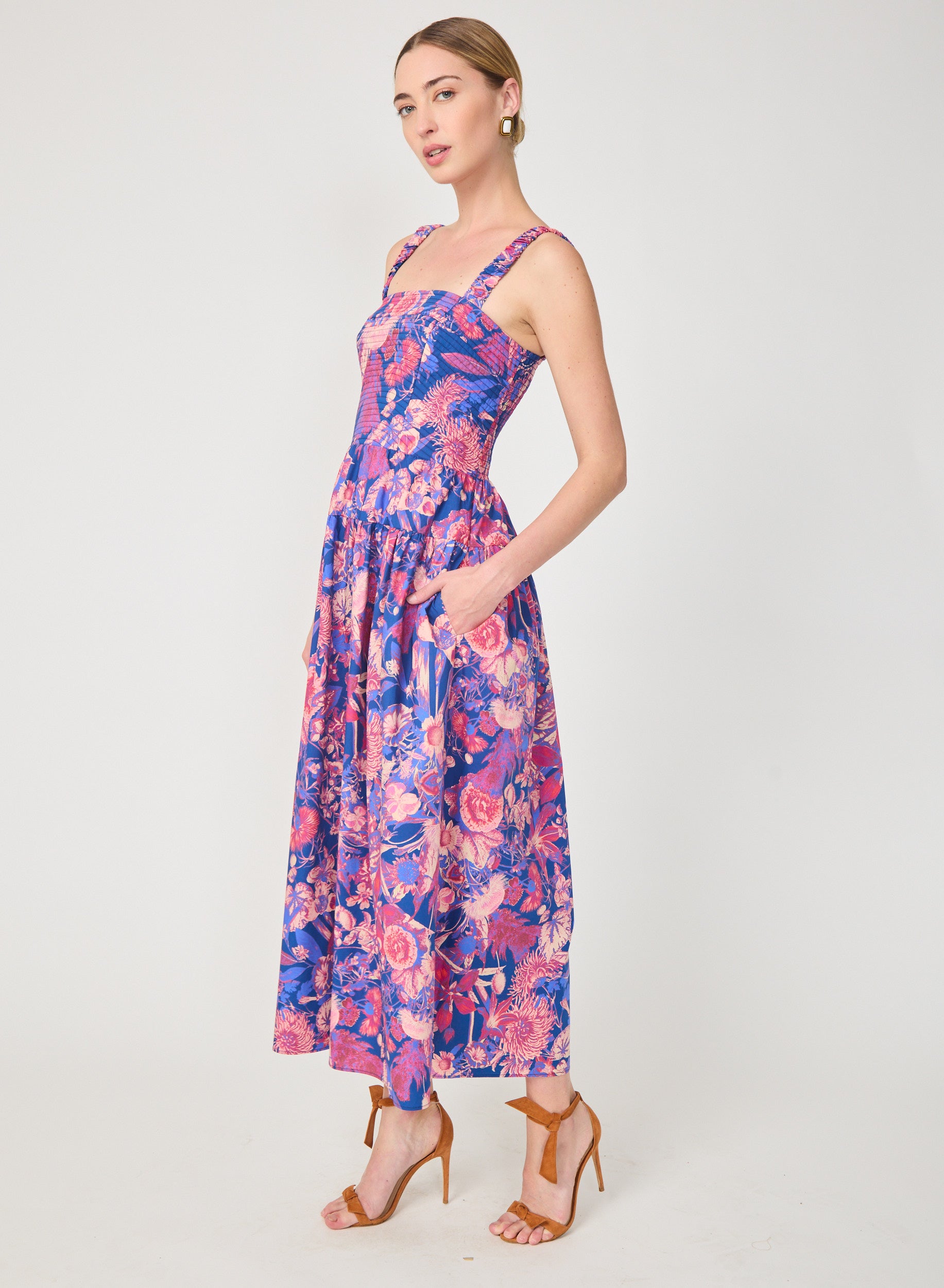 Julien dress in Rose Bushes