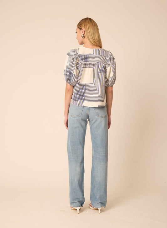 Callie blouse in Navy And White Geo Print - Gilner Farrar