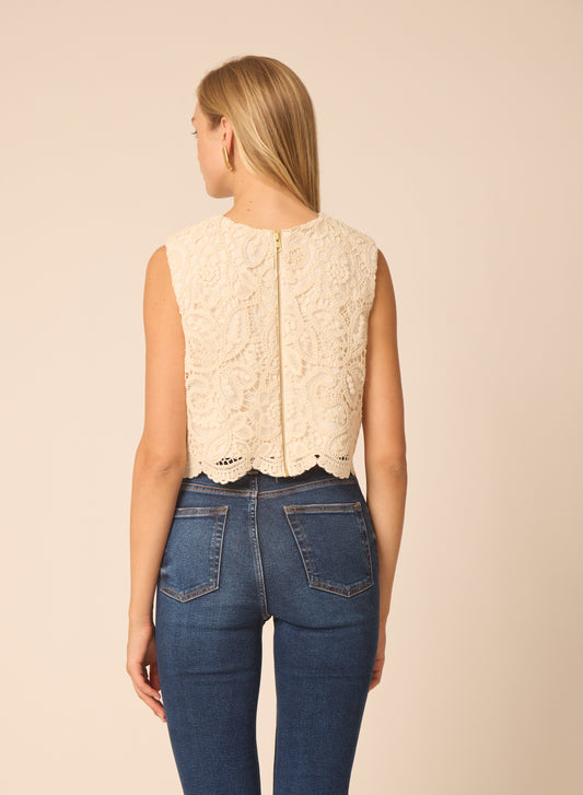 Niomi top in Lace Embroidery - Gilner Farrar