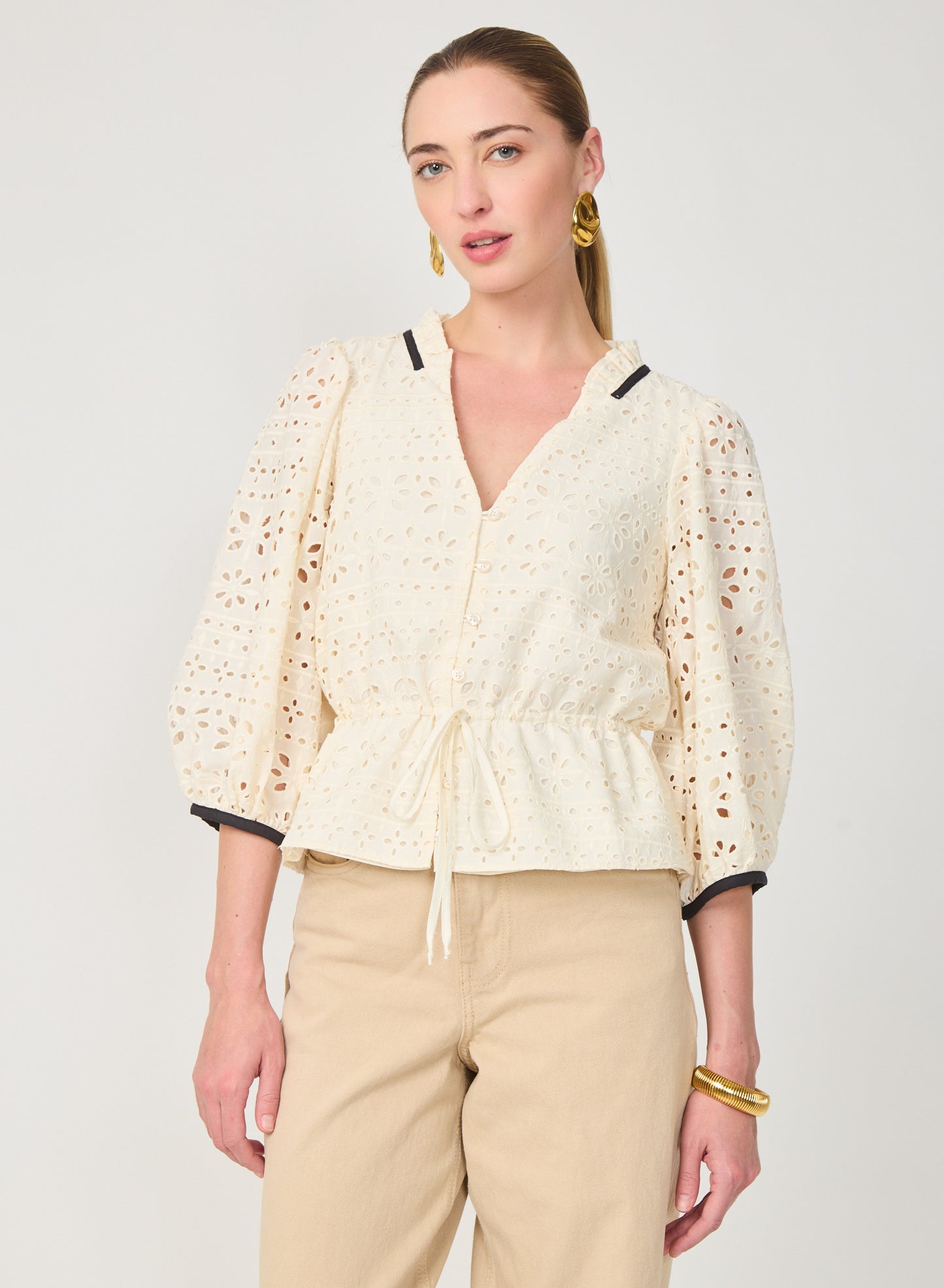 Tali blouse in Light Khaki Eyelit Lace
