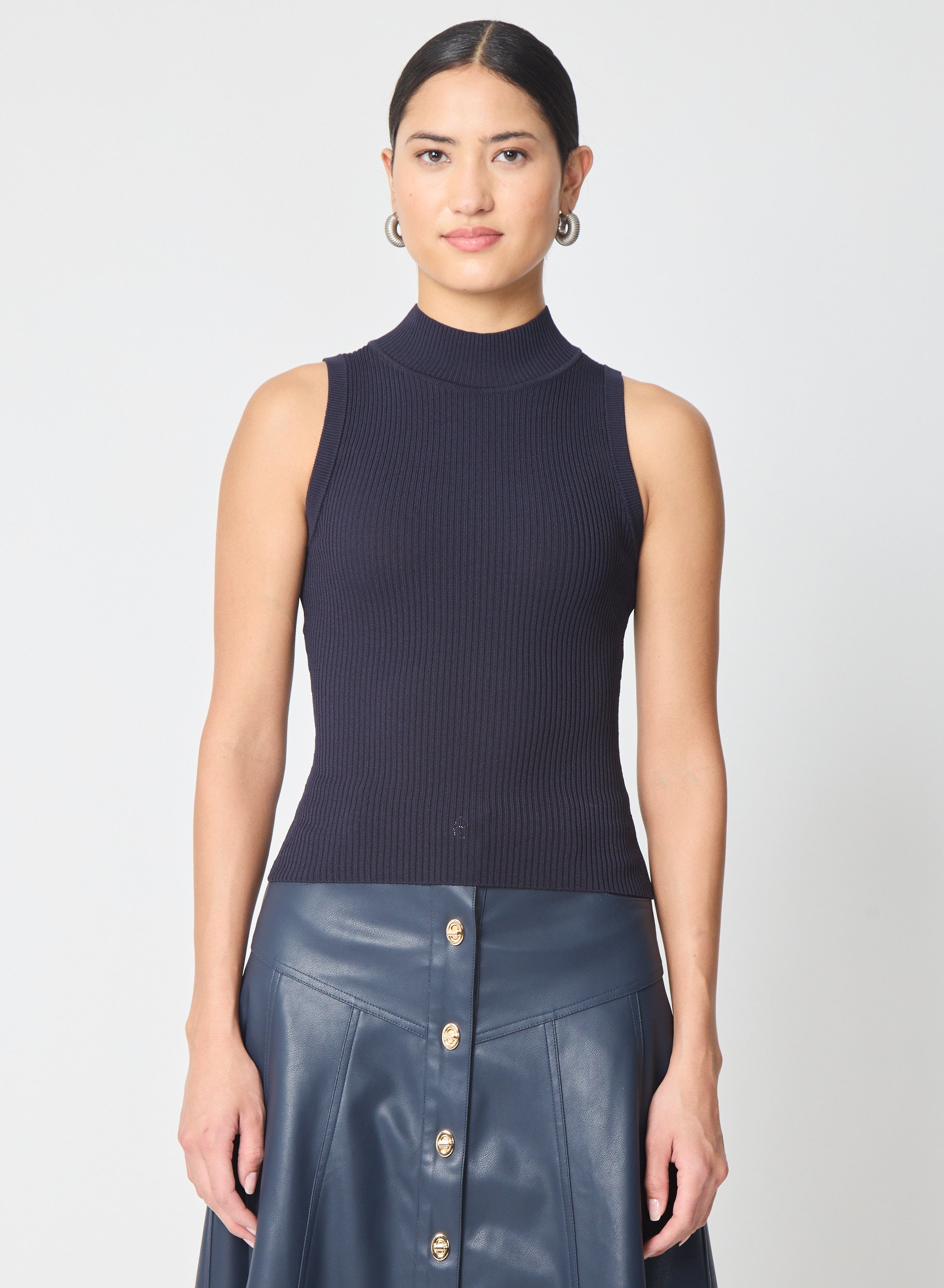 Aren top in Navy