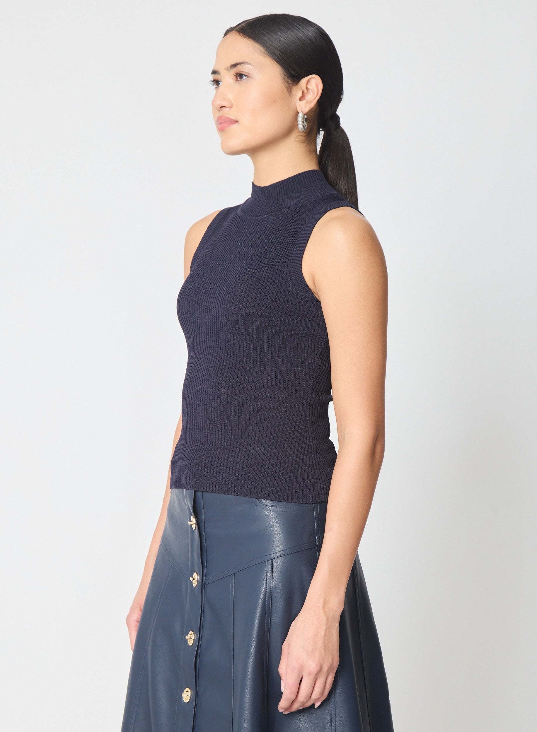 Aren top in Navy