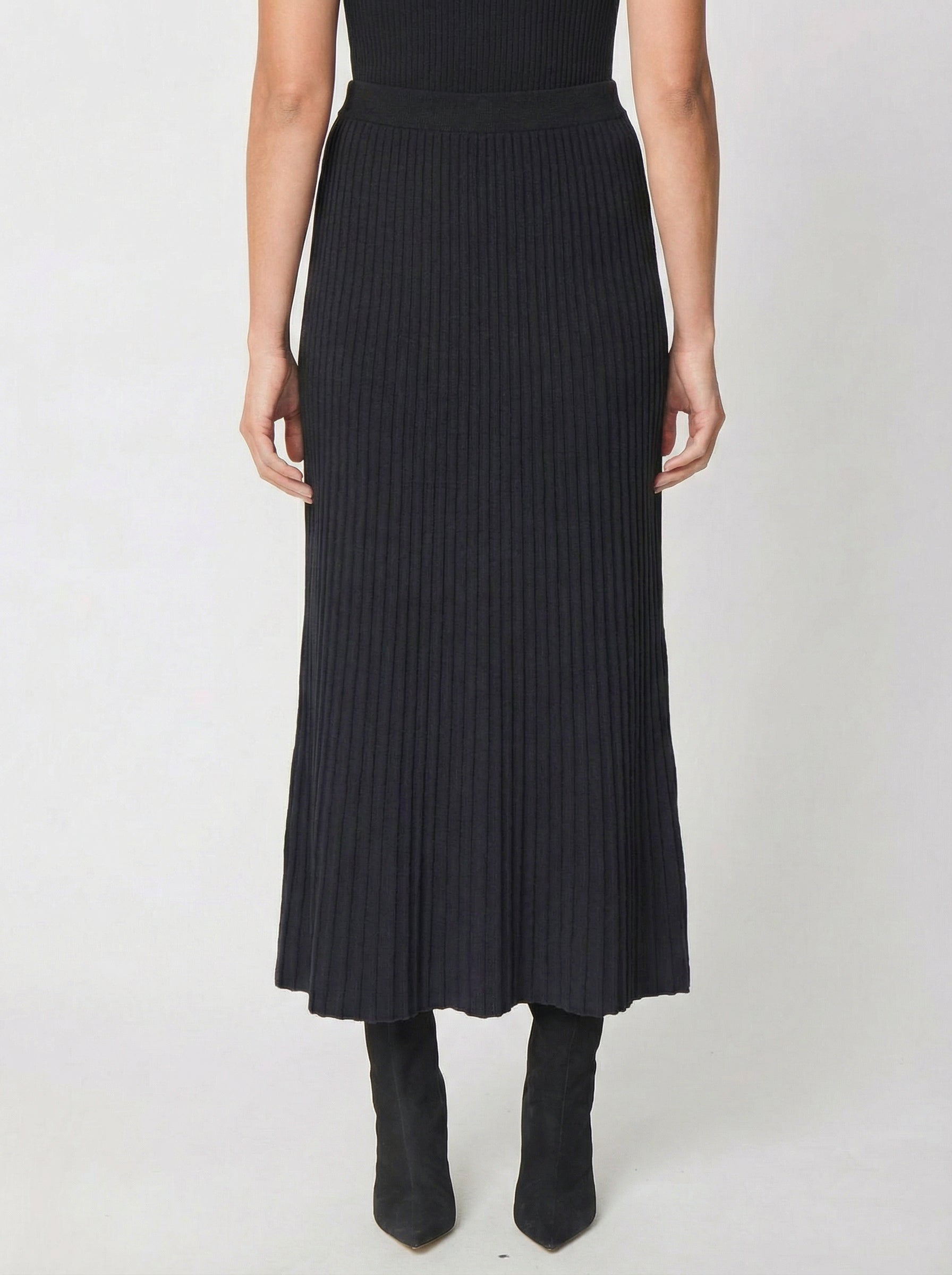 Nyra skirt in Black